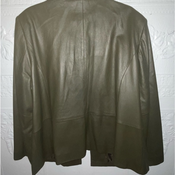 V alerie Stevens Olive 100% leather button-down jacket size 2xl. - Picture 2 of 6